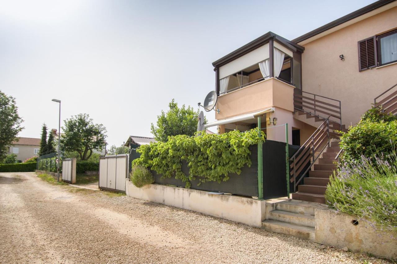 Apartman Alba Karigador Exterior photo