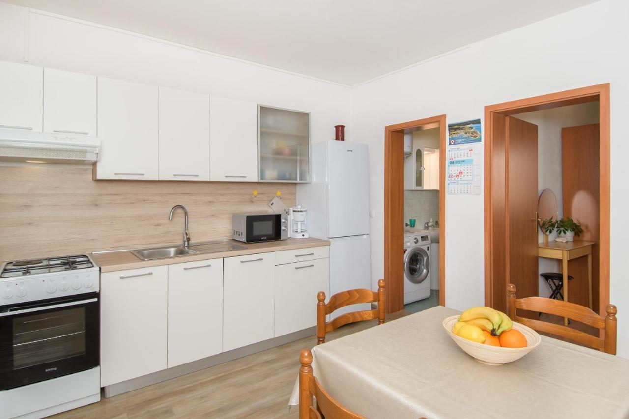 Apartman Alba Karigador Exterior photo